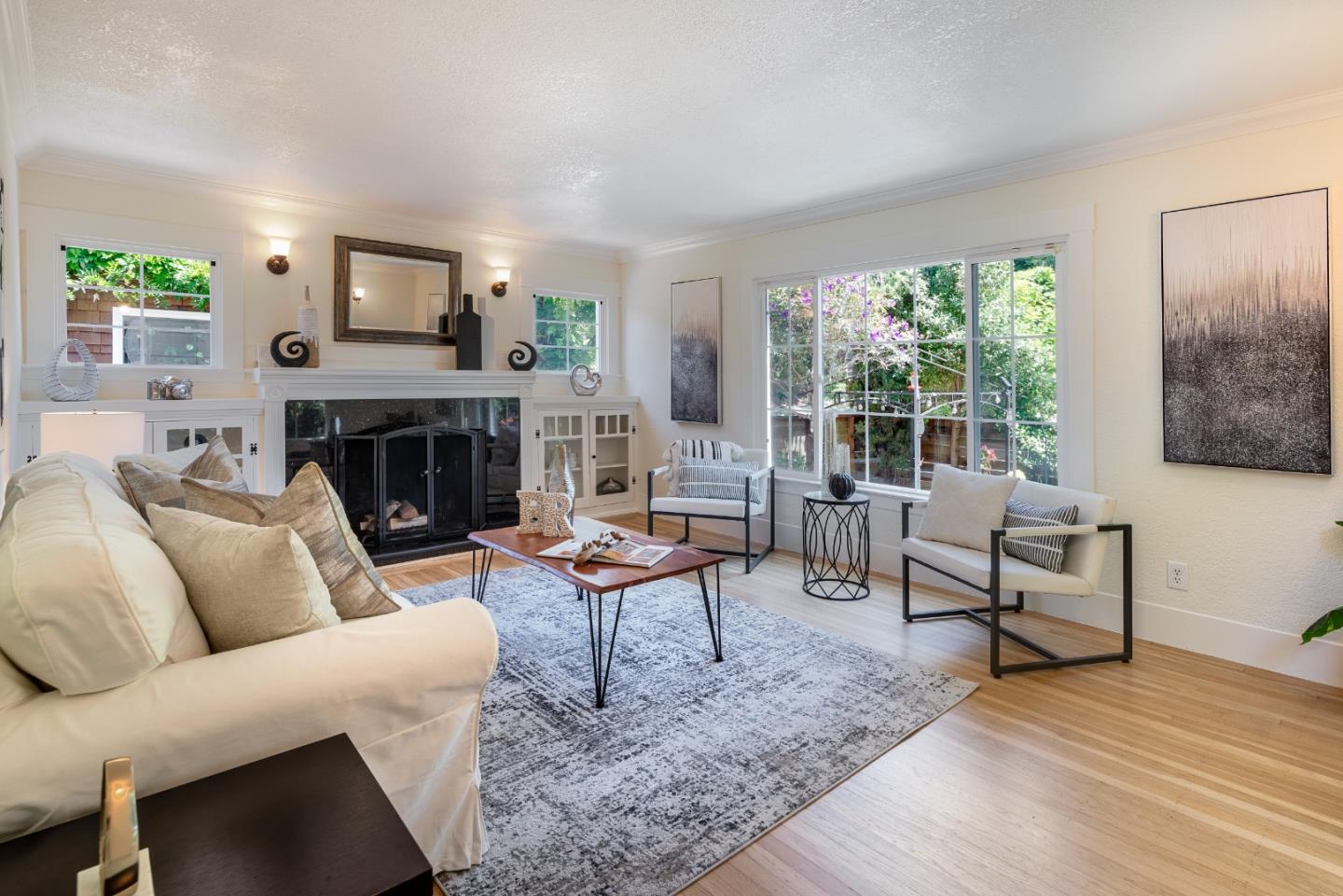 1595 Dwight Way — photo