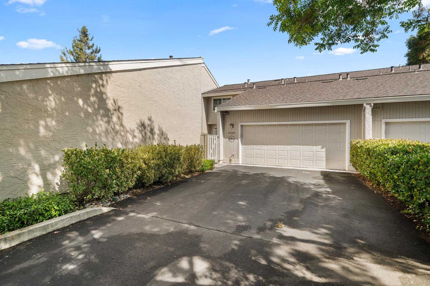 2435 Golf Links Circle — photo