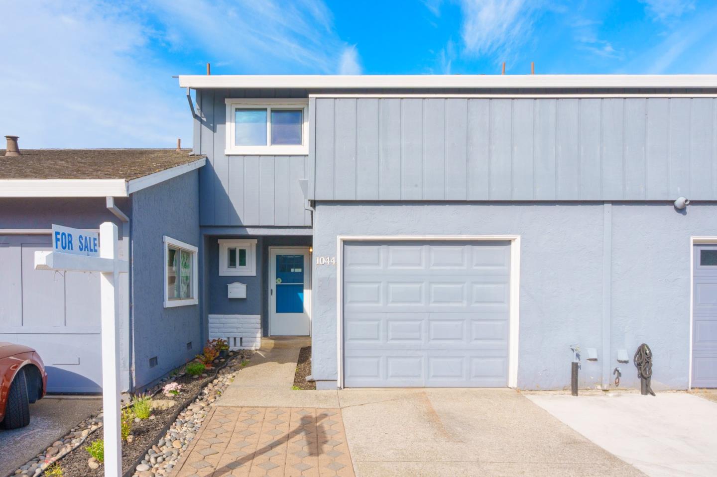 1044 Suzanne Court — photo
