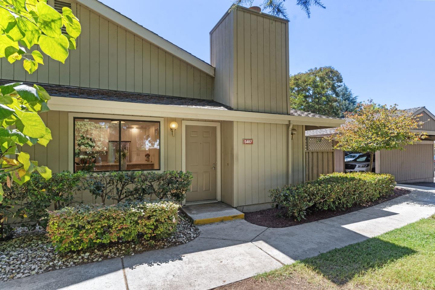 5487 Makati Circle — photo
