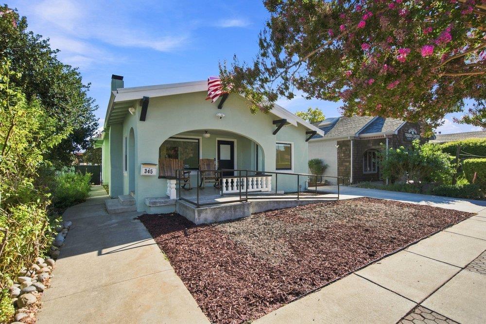 Home in Hollister, CA 95023 — photo 2