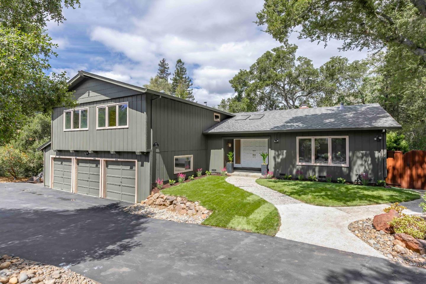 545 Pine Lane — photo