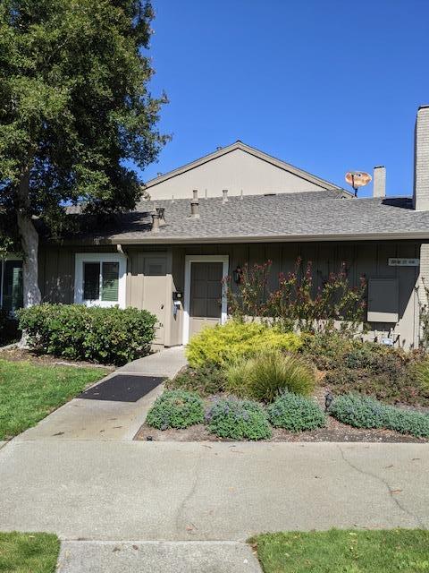 1041 Grebe Street — photo