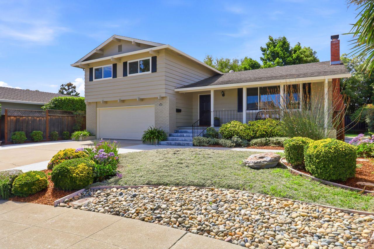 880 Lansdown Court — photo