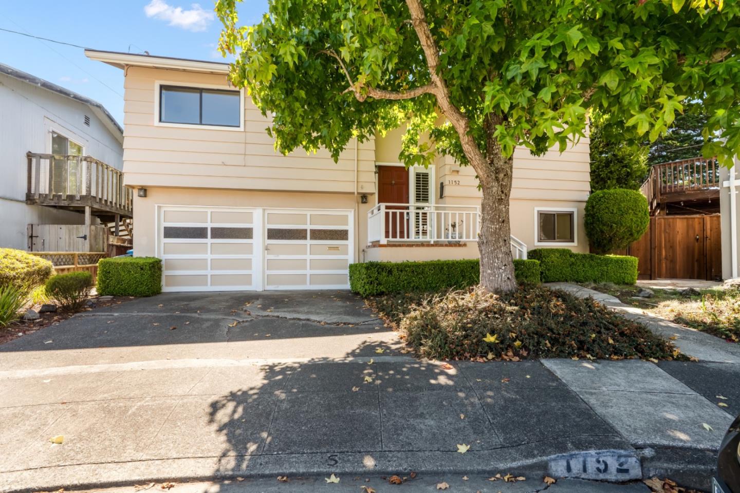 1152 Dulles Court — photo