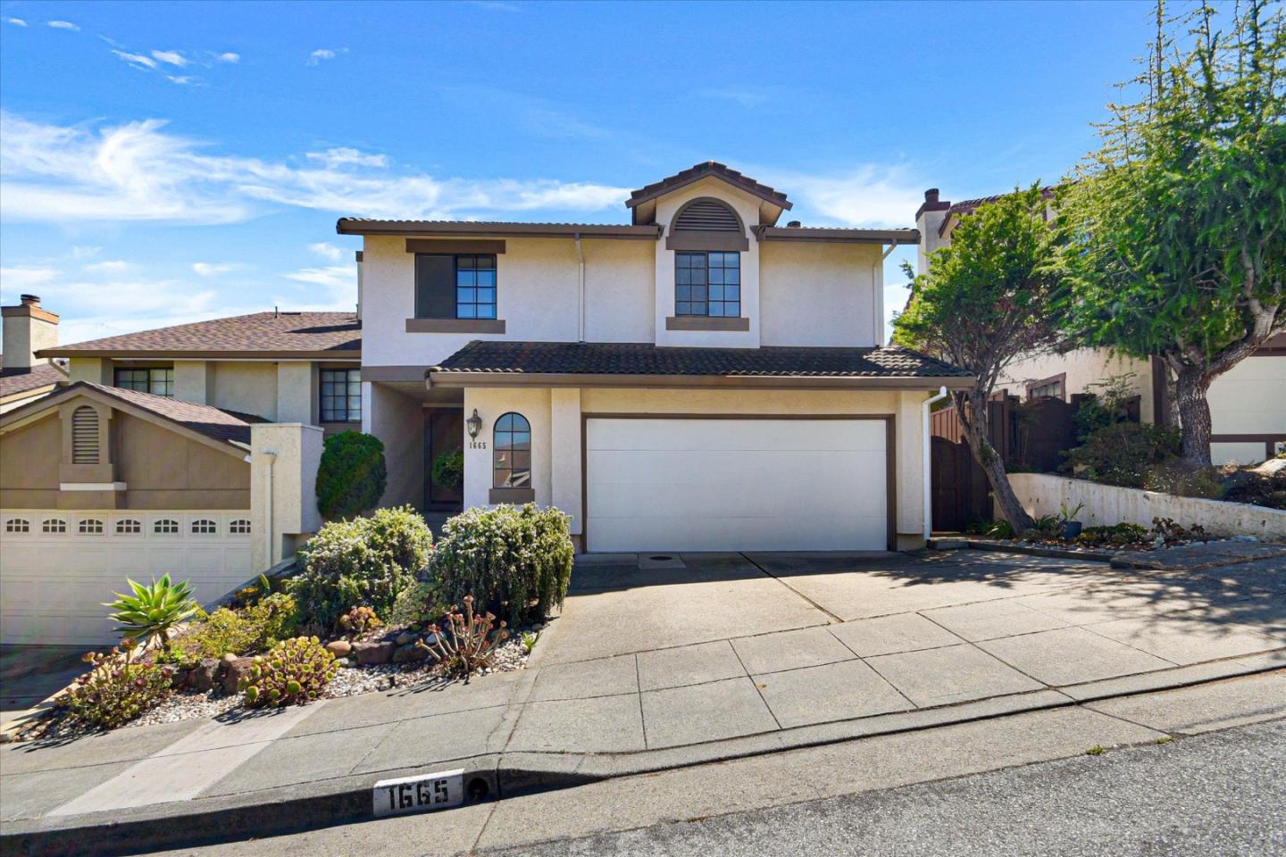 1665 Toyon Court — photo