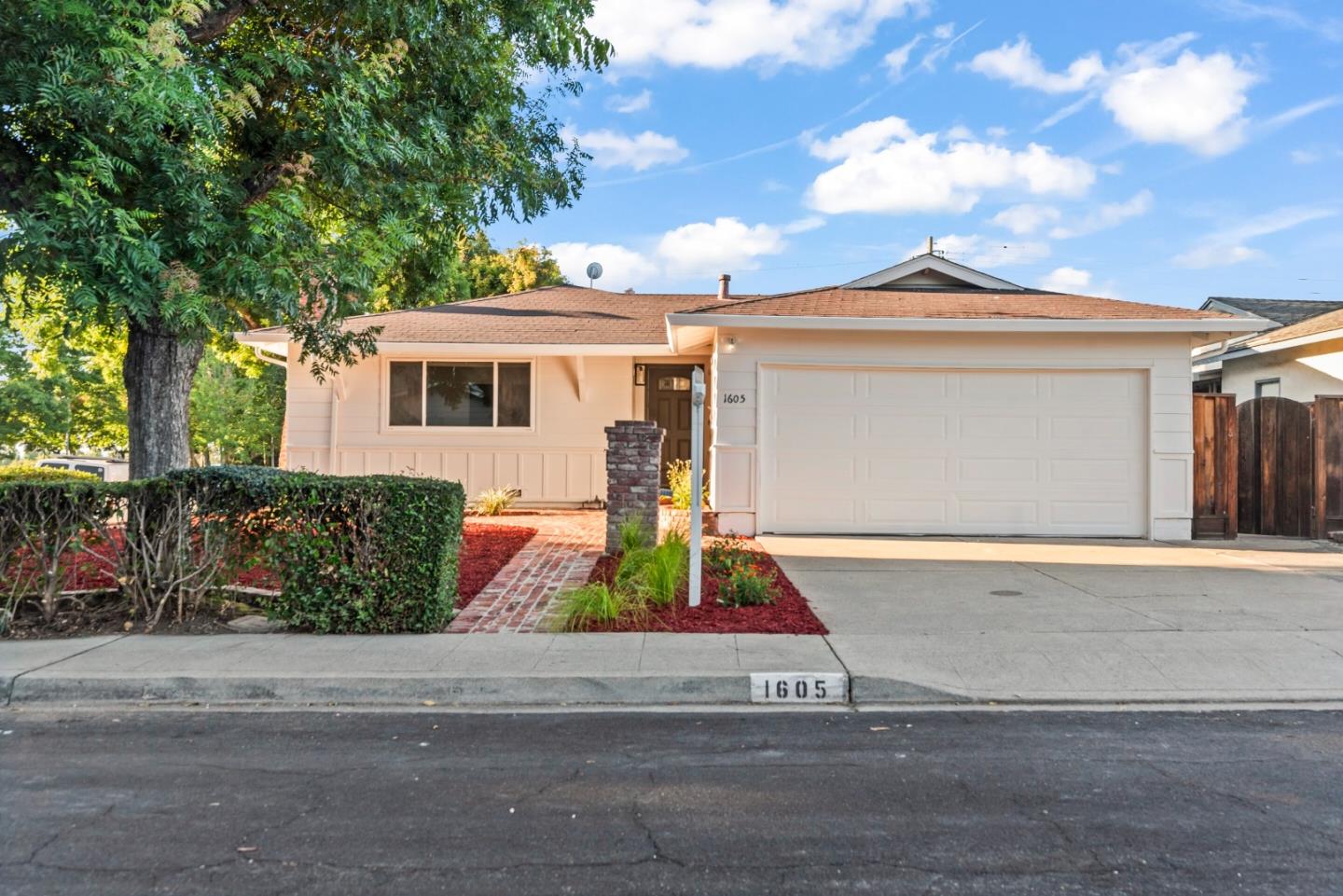 1605 Grand Teton Drive — photo