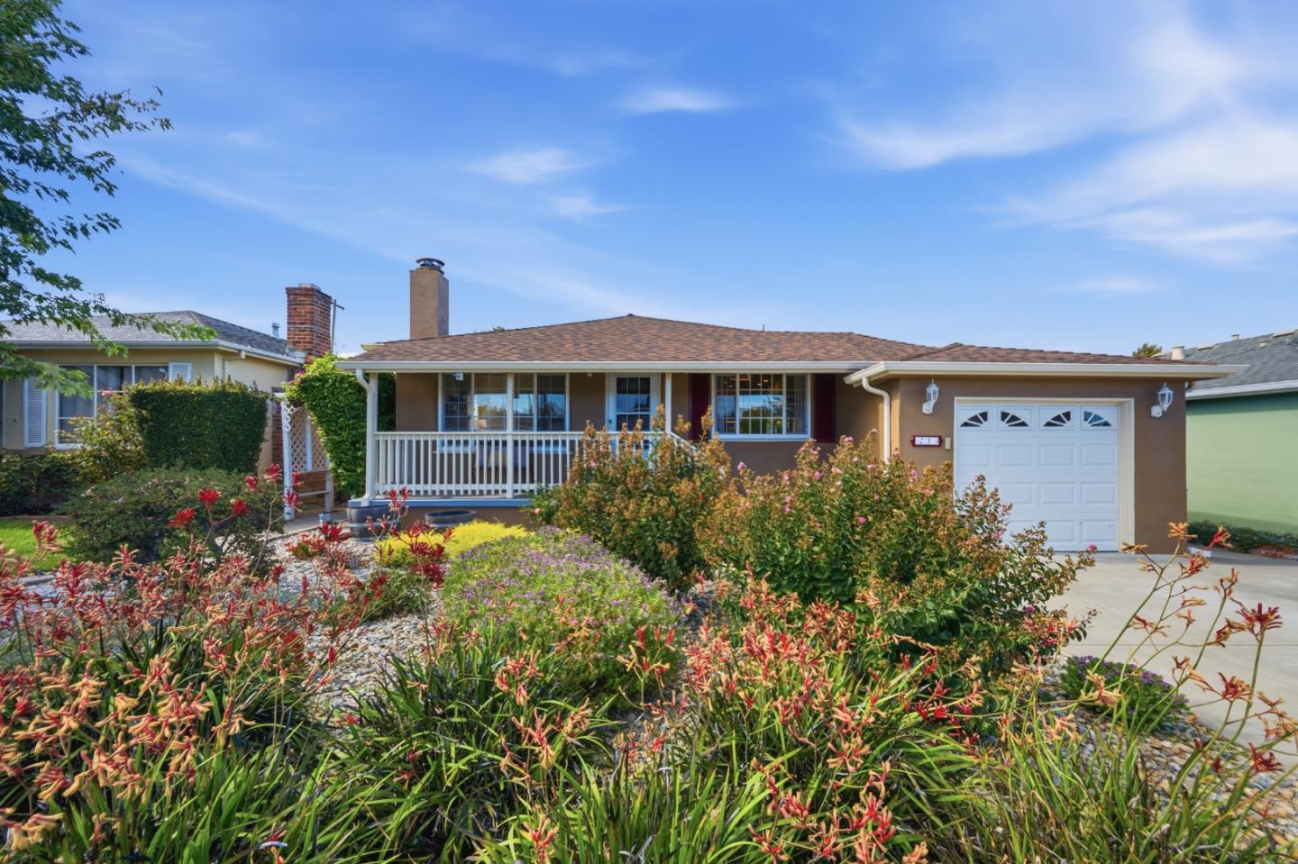 213 Estrella Way — photo