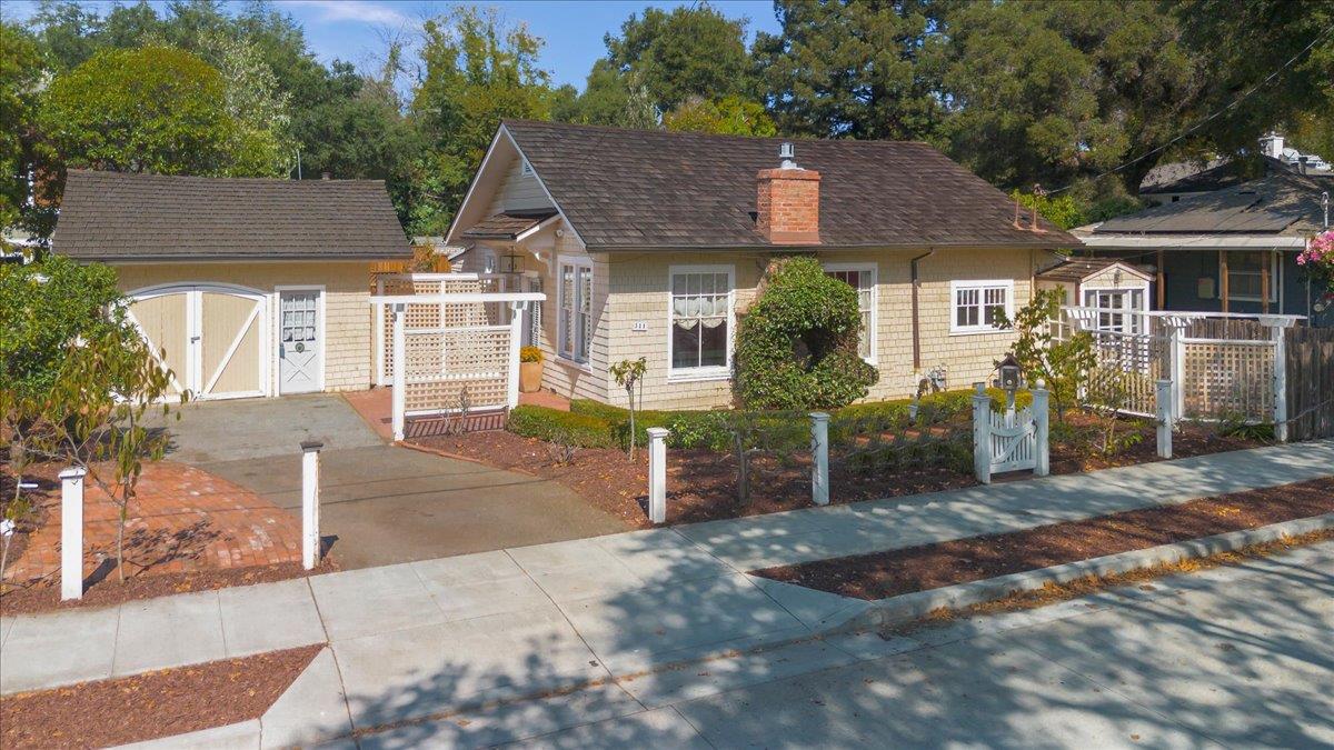 311 Tait Avenue — photo