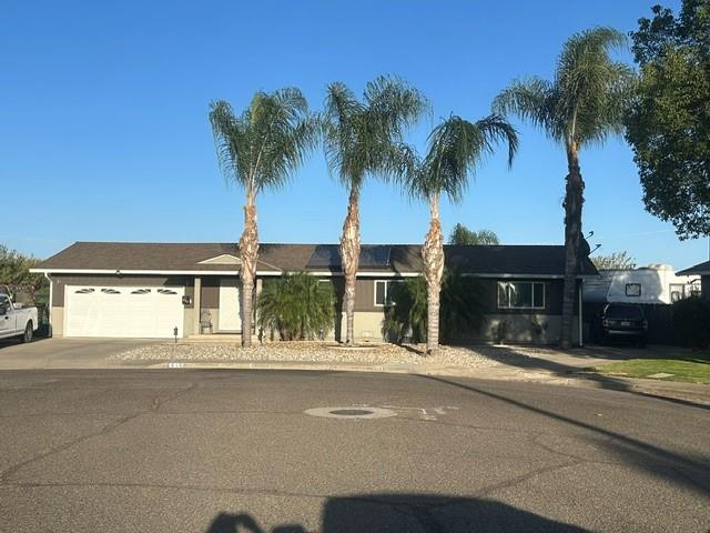 916 Sylvia Street — photo