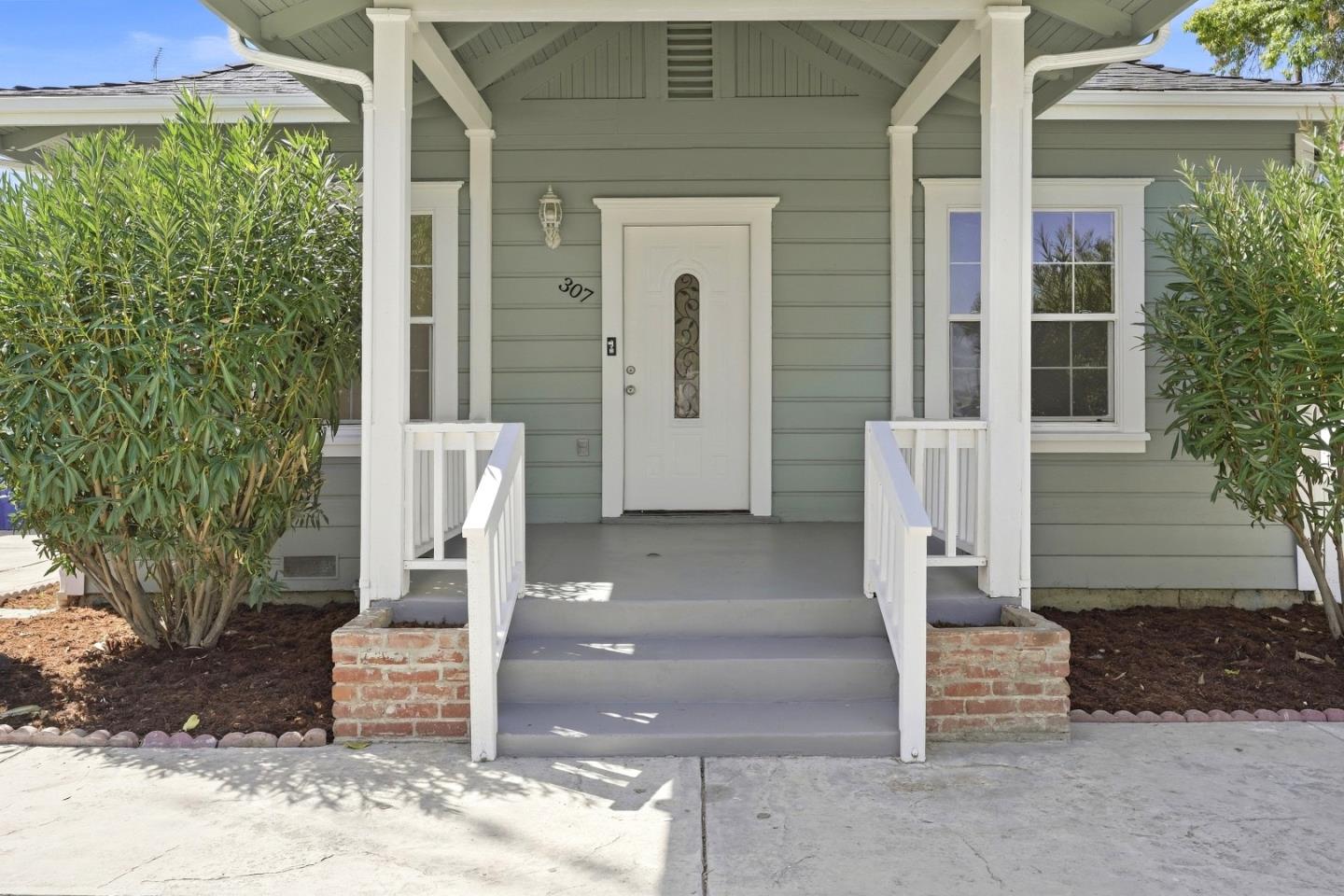 Home in Gustine, CA 95322 — photo 2