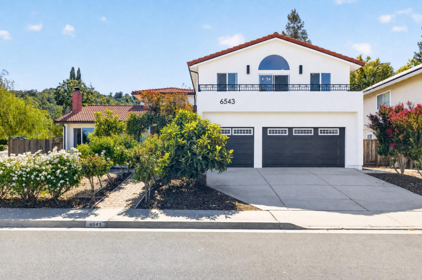 6543 Skyfarm Drive — photo