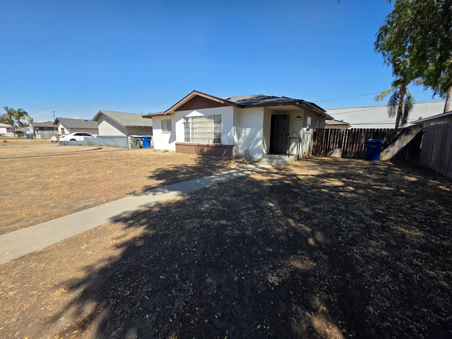 1412 Saxon Way — photo