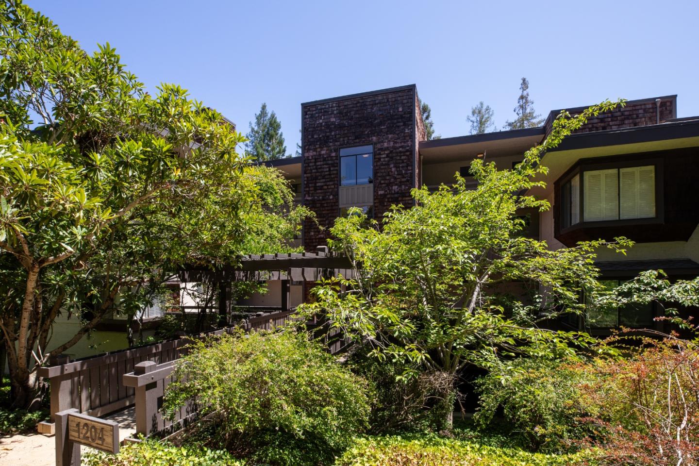 Home in Menlo Park, CA 94025 — photo 2