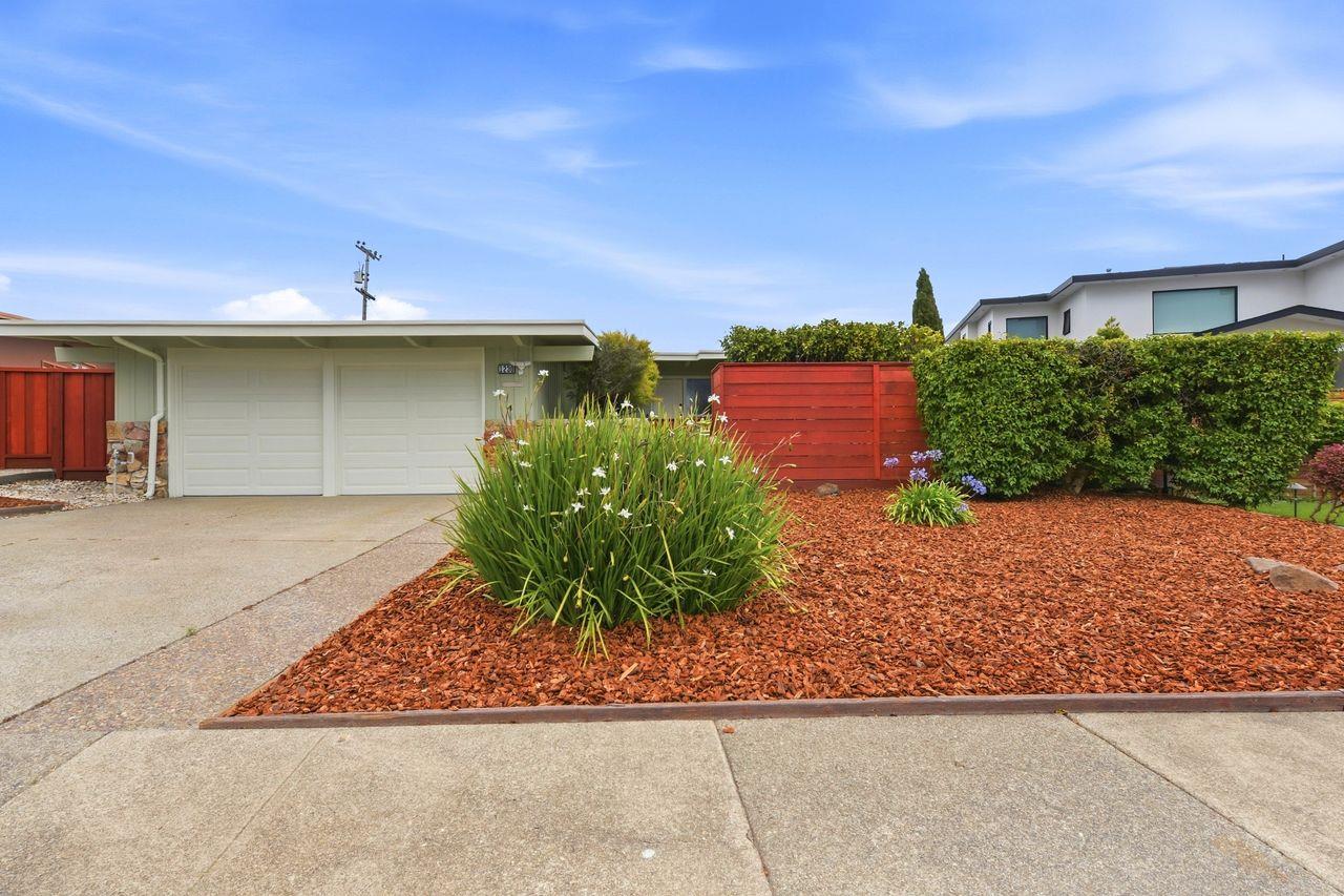 1230 Ridgewood Drive — photo