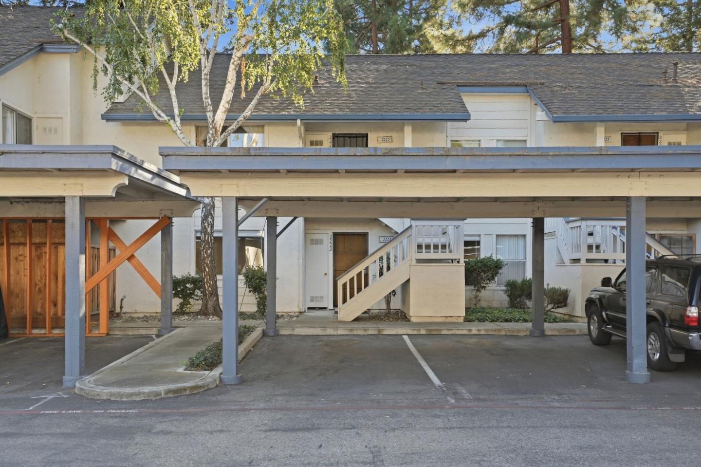 2223 Summereve Court — photo