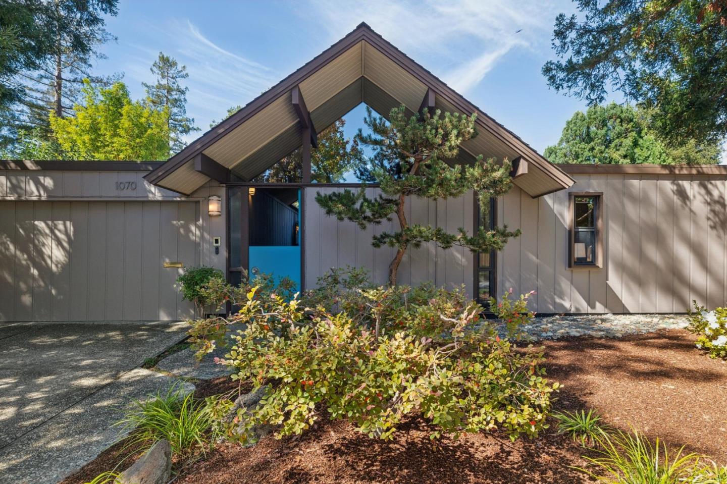 1070 Harriet Street — photo