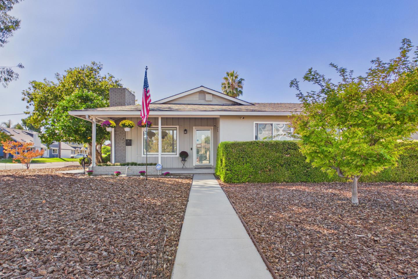 1651 Mount Vernon Drive — photo