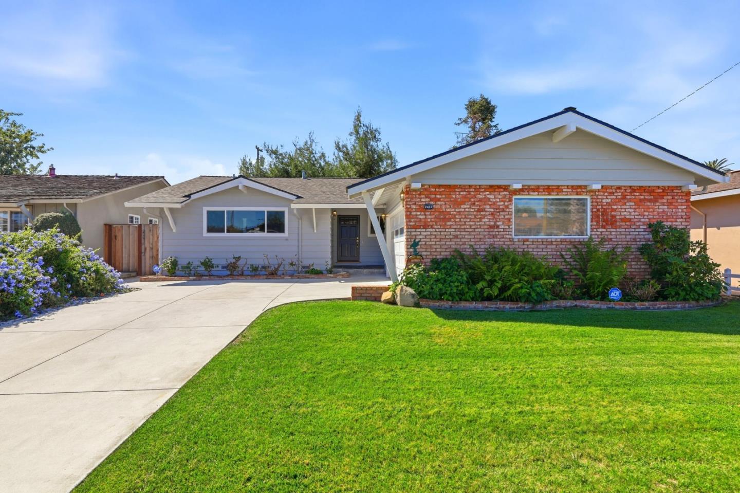 2493 La Mirada Drive — photo