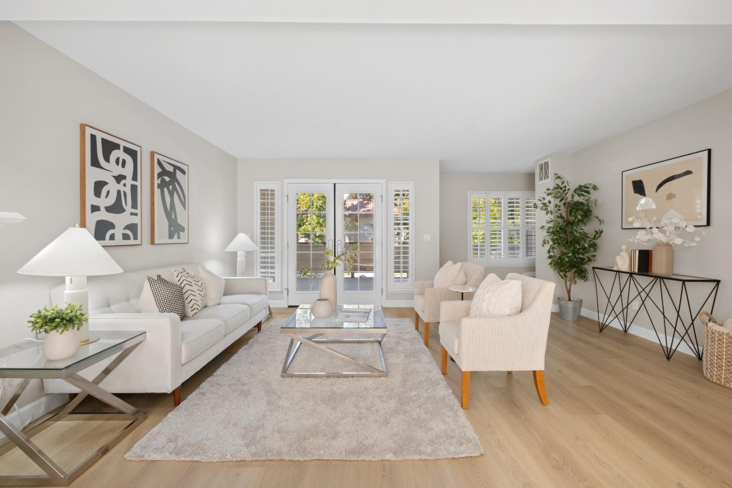 703 Hibiscus Place — photo