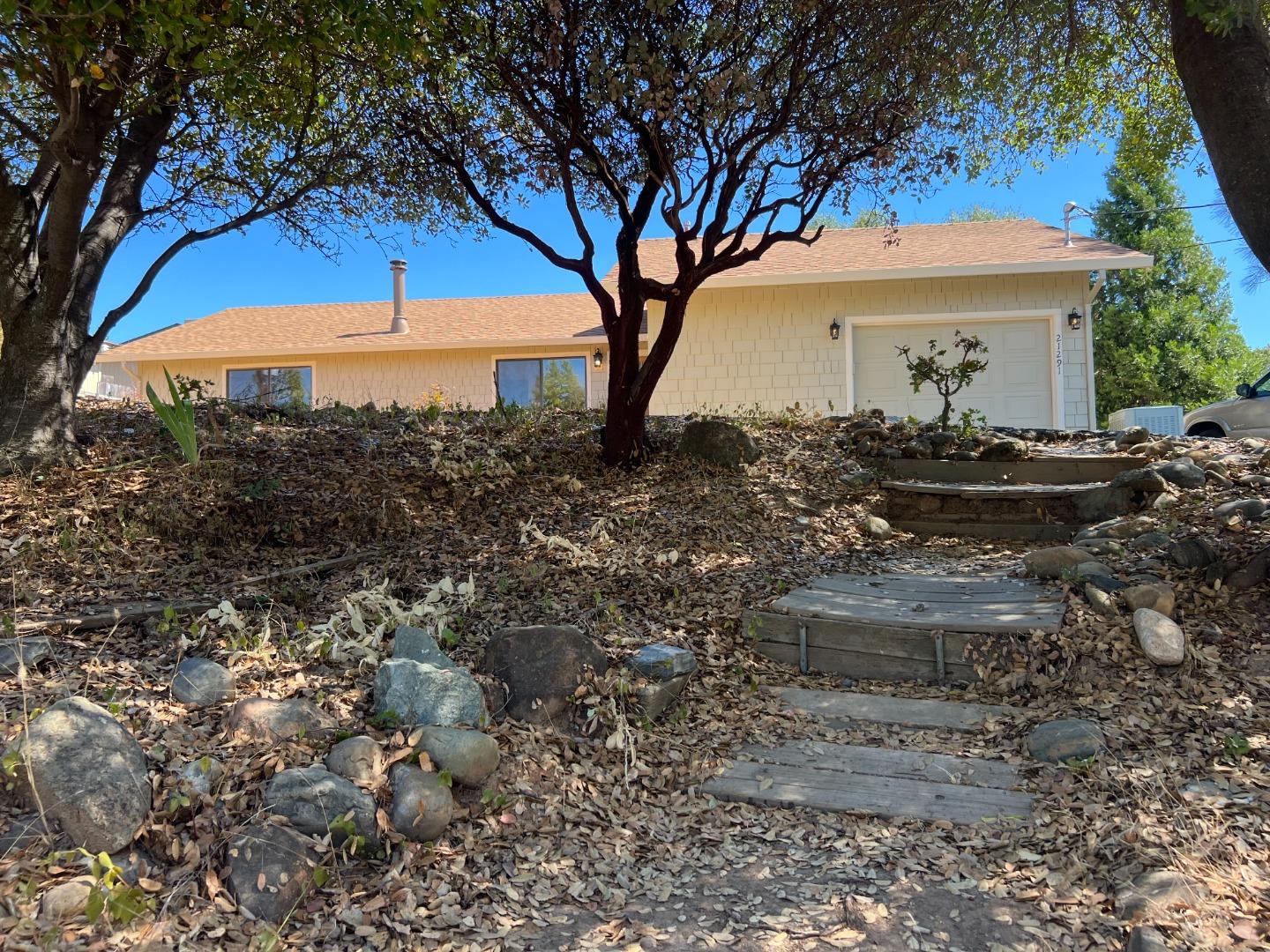 21291 Crestview Drive — photo