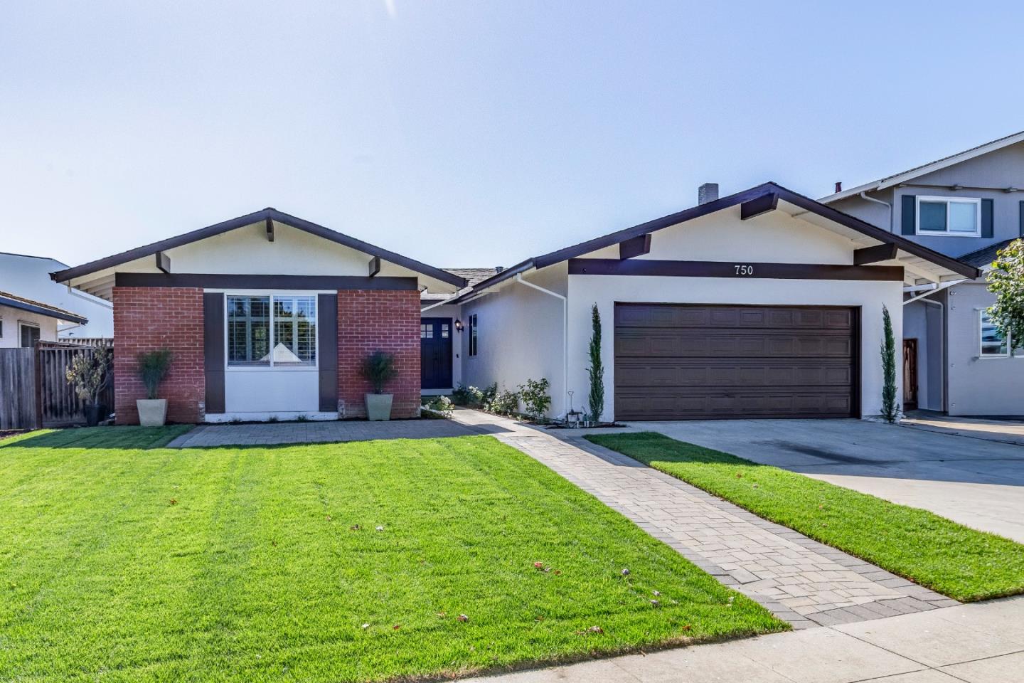 750 Almeria Drive — photo