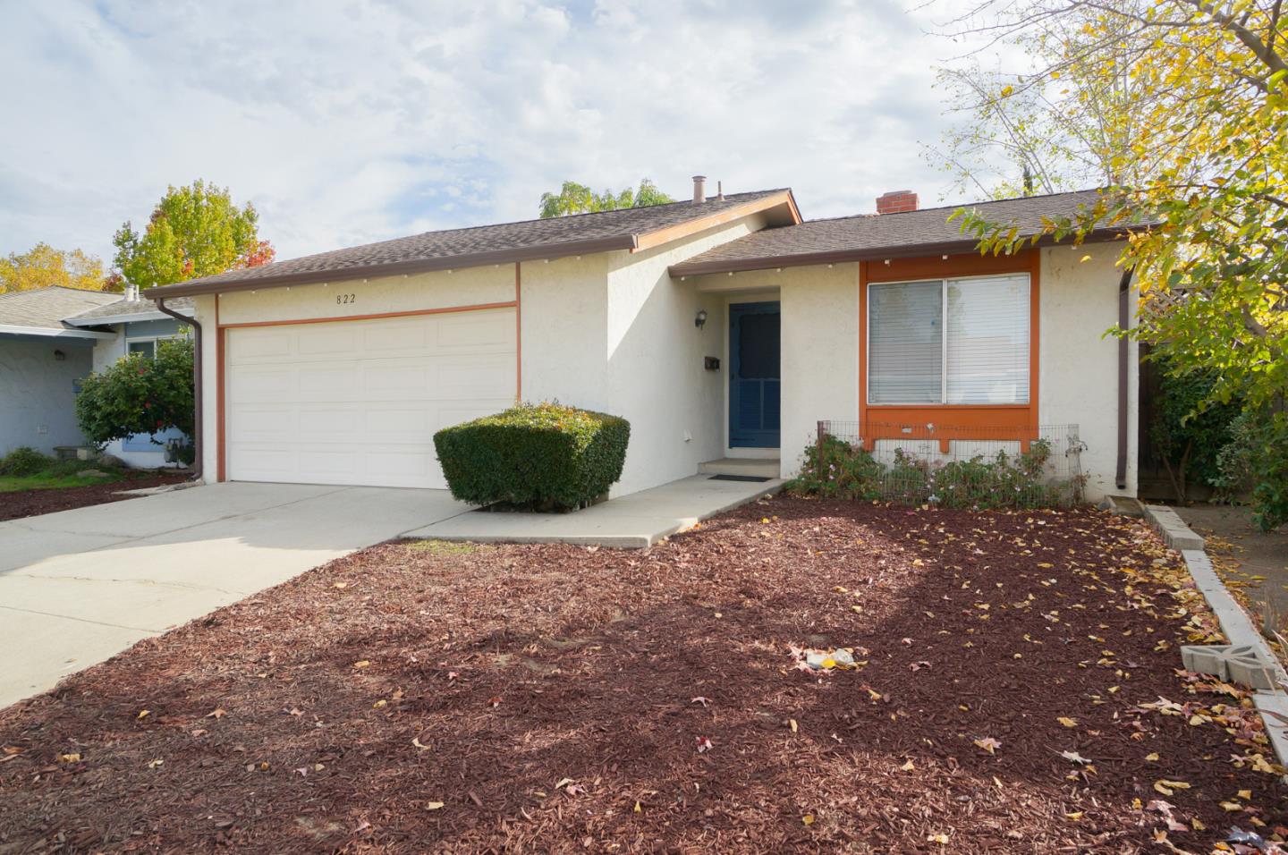 822 Sunnyarbor Court — photo