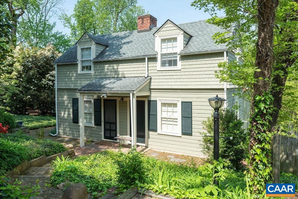 907 Cottage Ln — photo