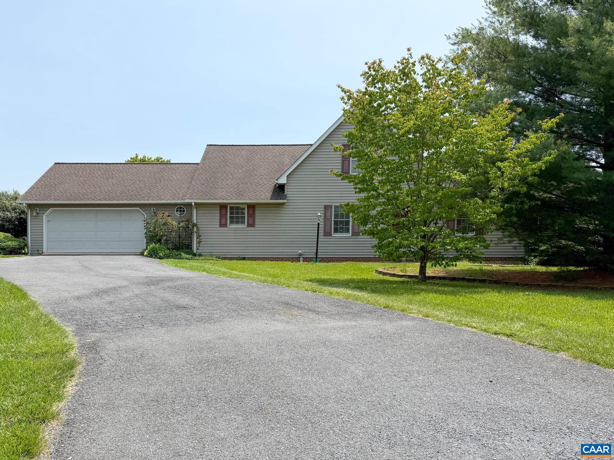 13 Logan Ln — photo