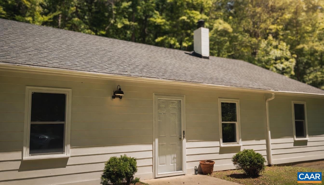 3189 James River Rd — photo
