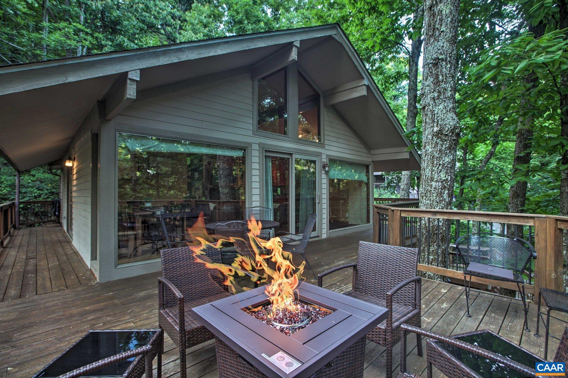 200 White Oak Dr — photo