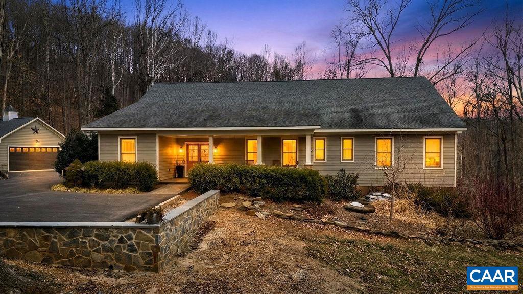 519 Foothills Dr — photo