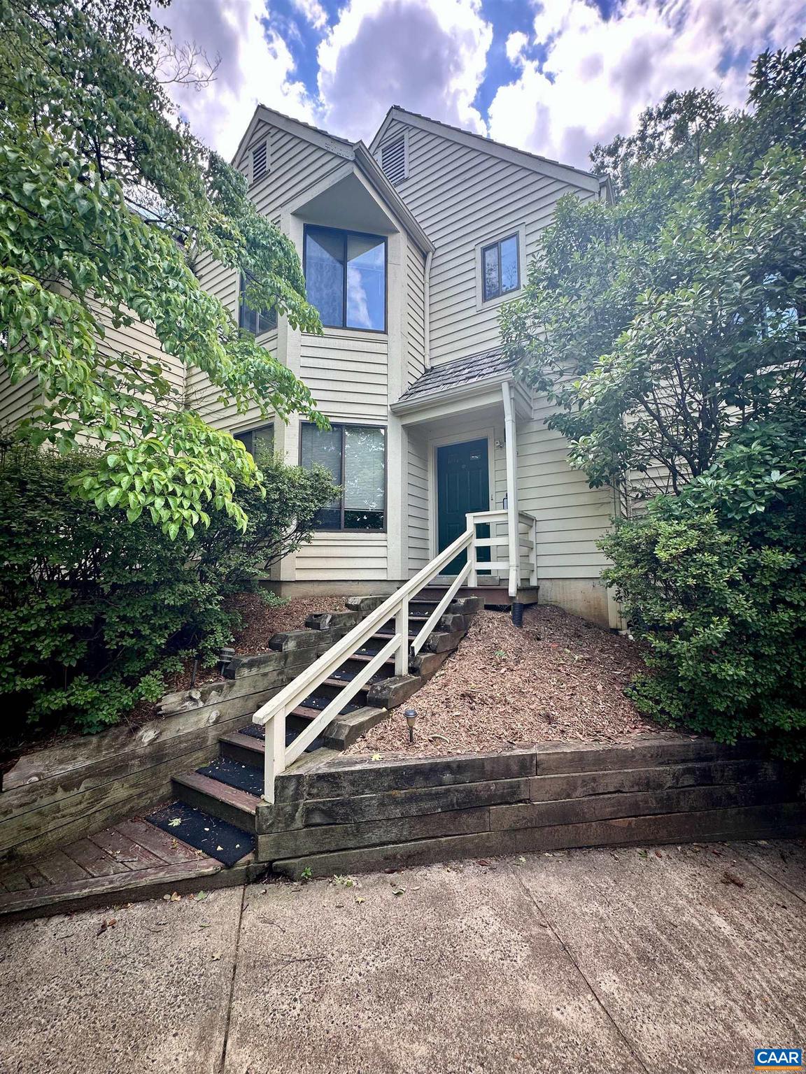 1209 Chatham Rdg — photo