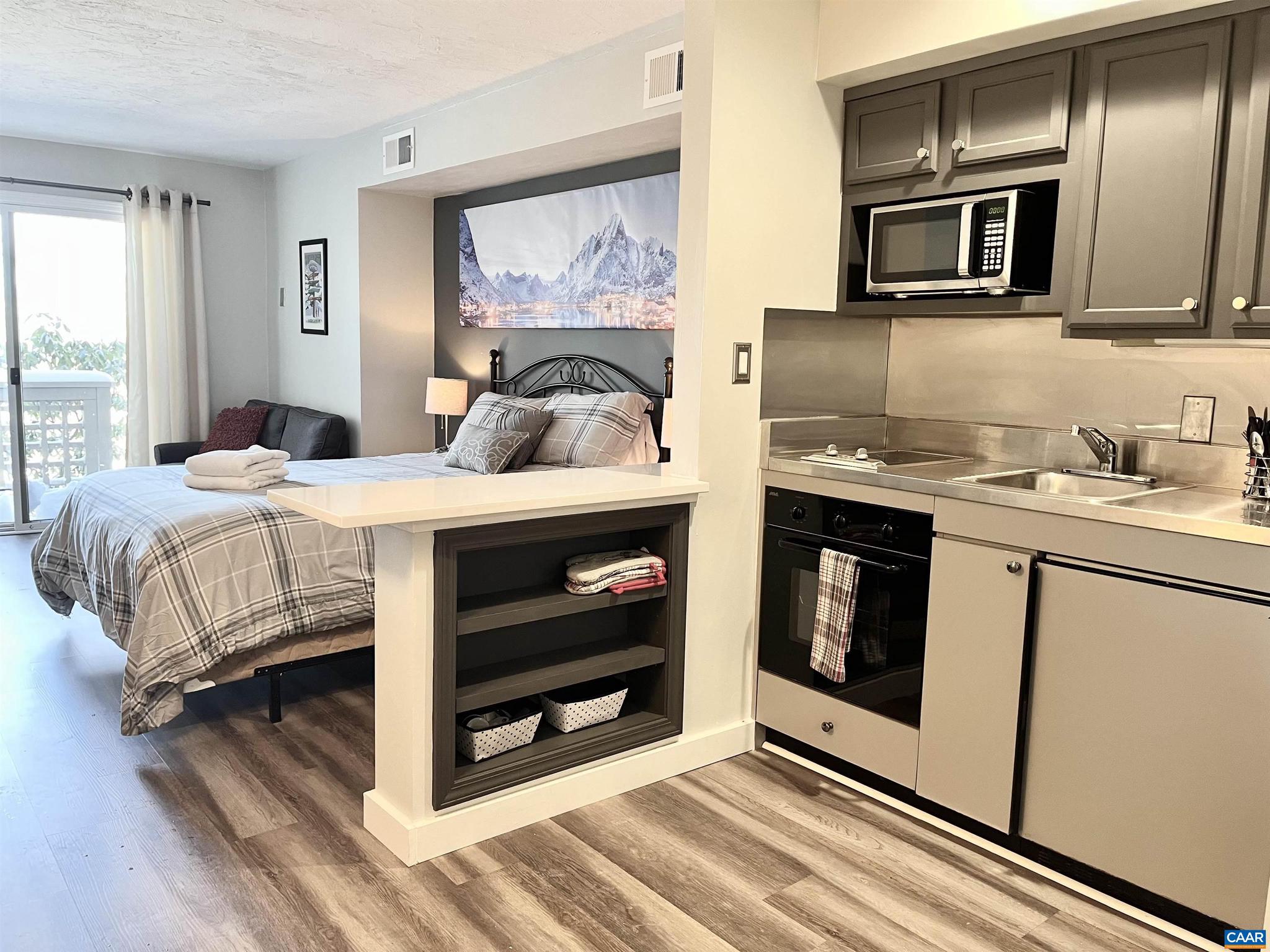 2052 Stone Ridge Condos — photo