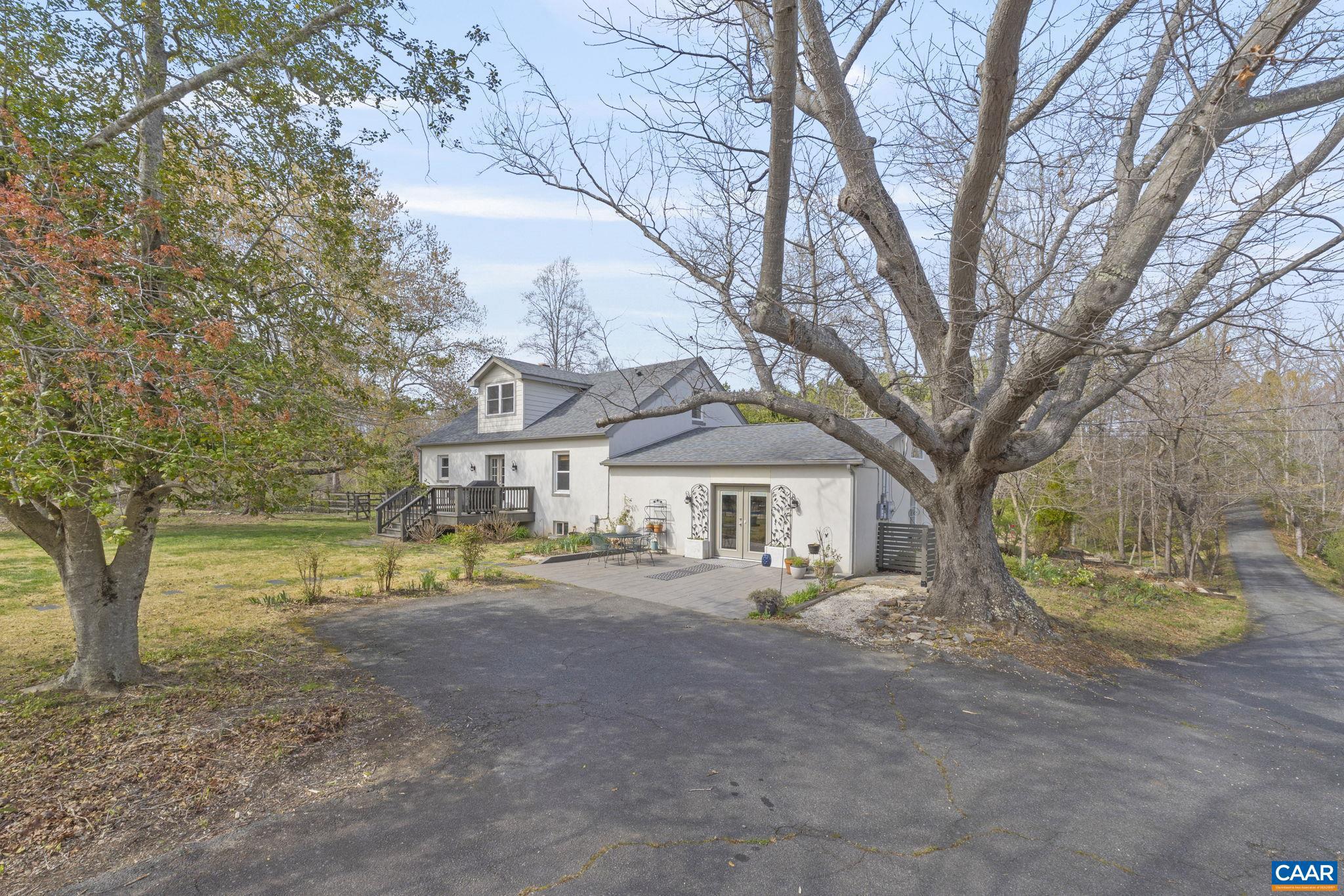 4939 Richmond Rd — photo