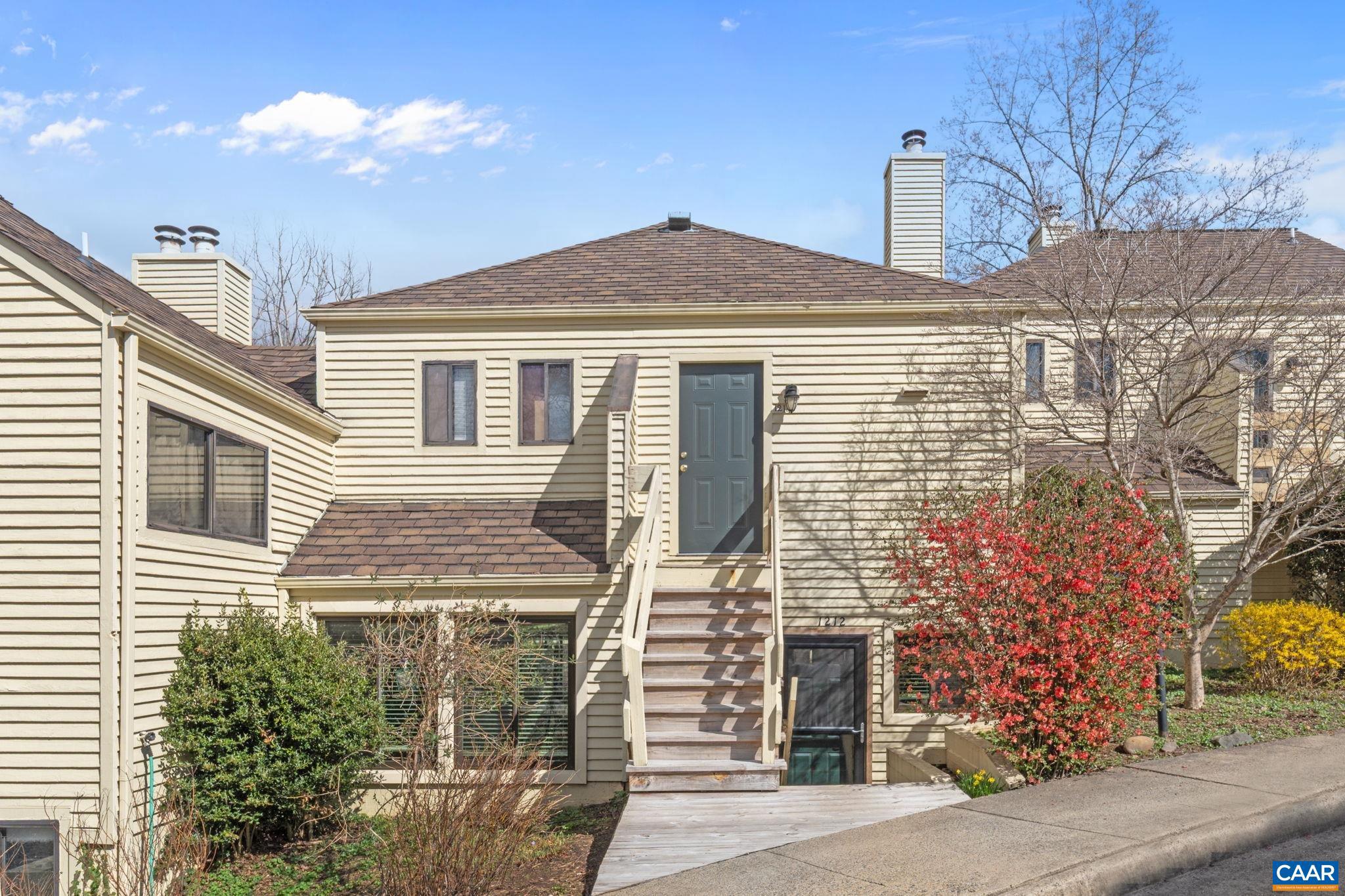 1212 Chatham Rdg — photo