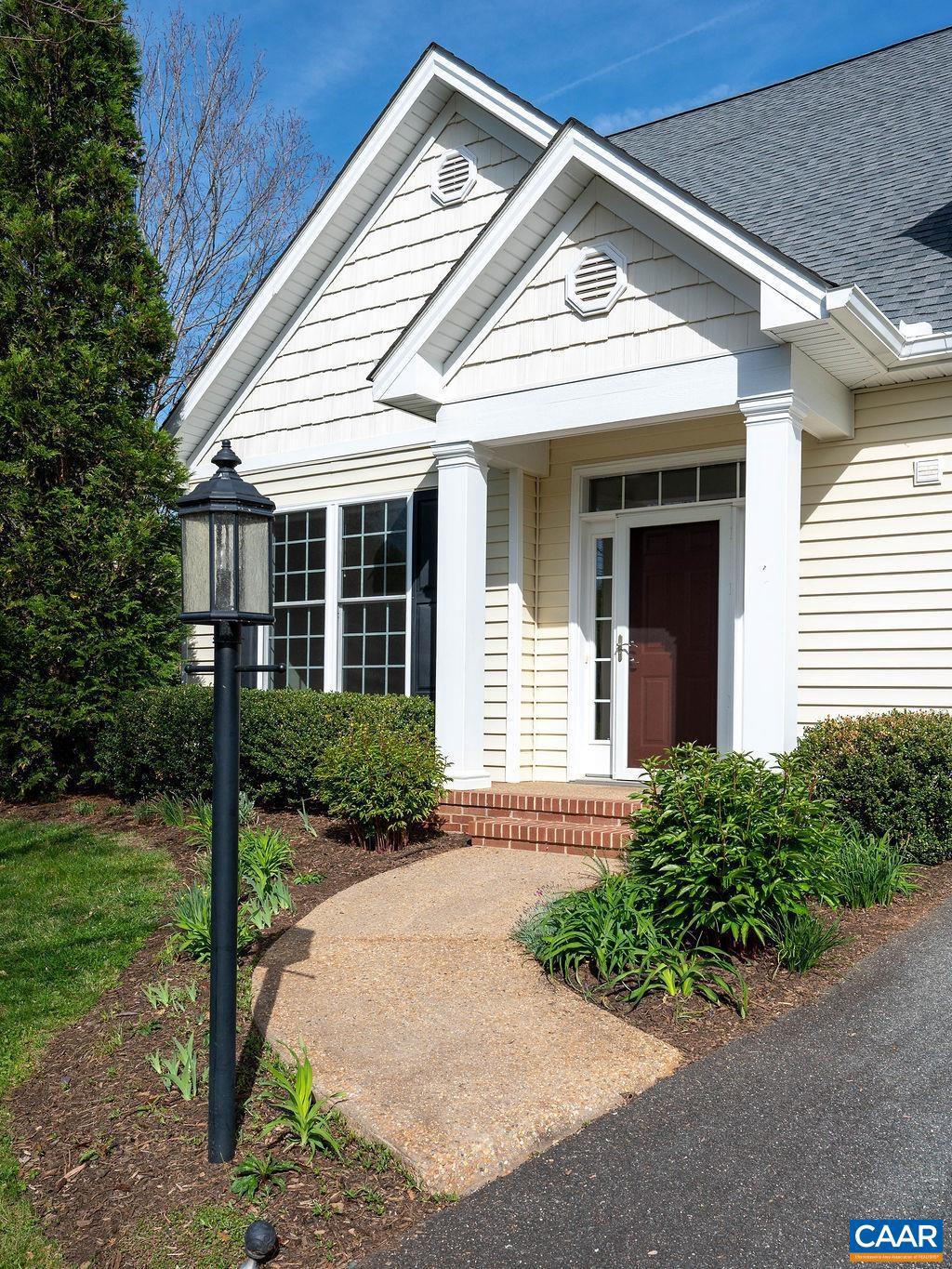 908 Swan Ridge Rd, Charlottesville, VA 22903 — photo 2