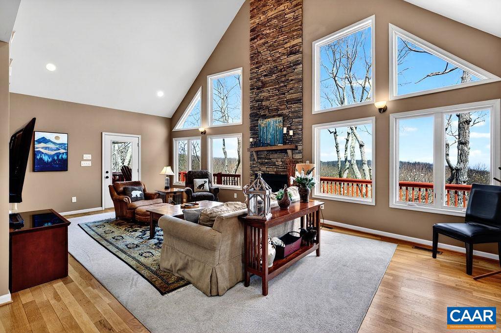 42 Peavy Pt — photo