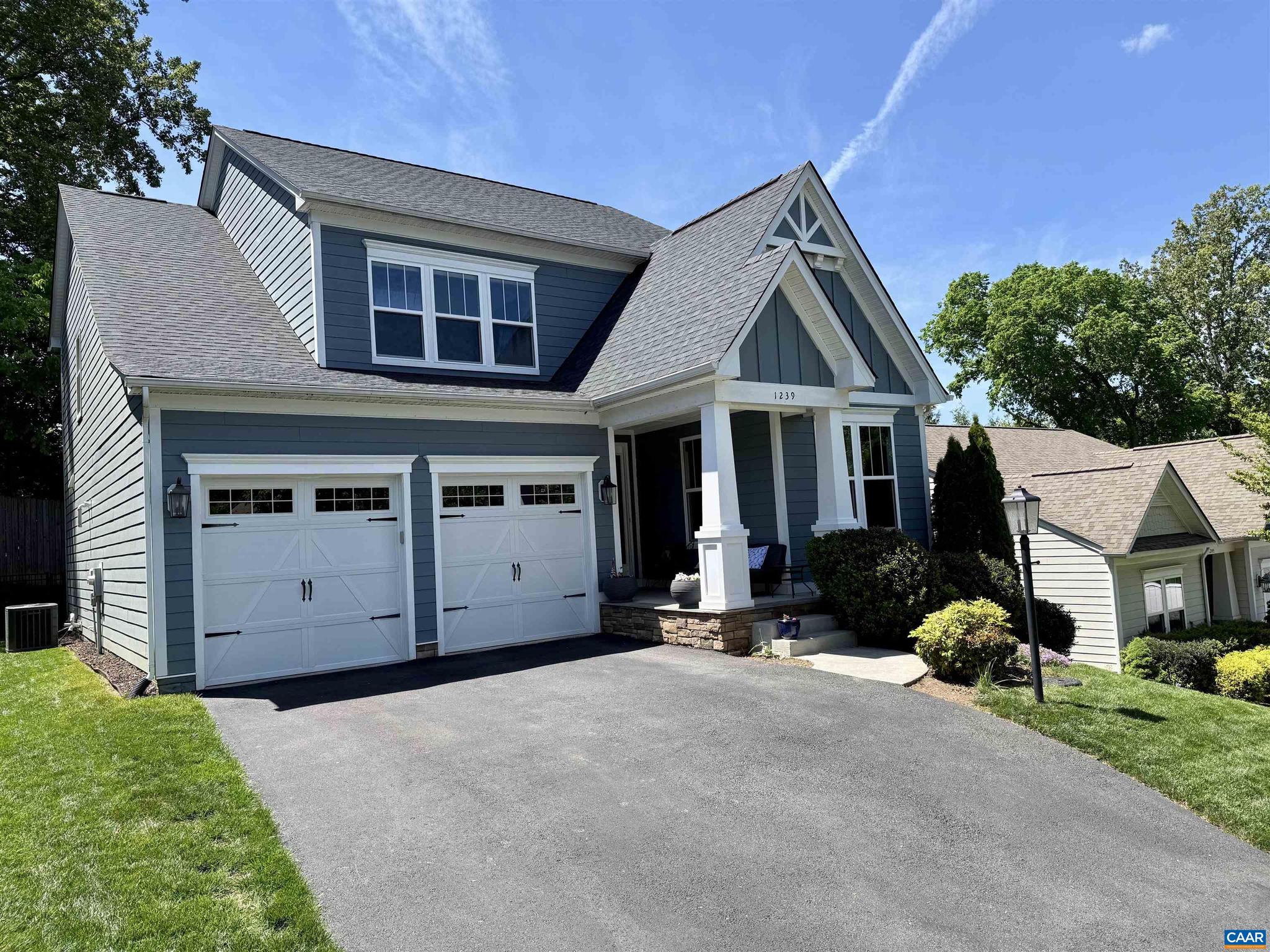 1239 Penfield Ln — photo