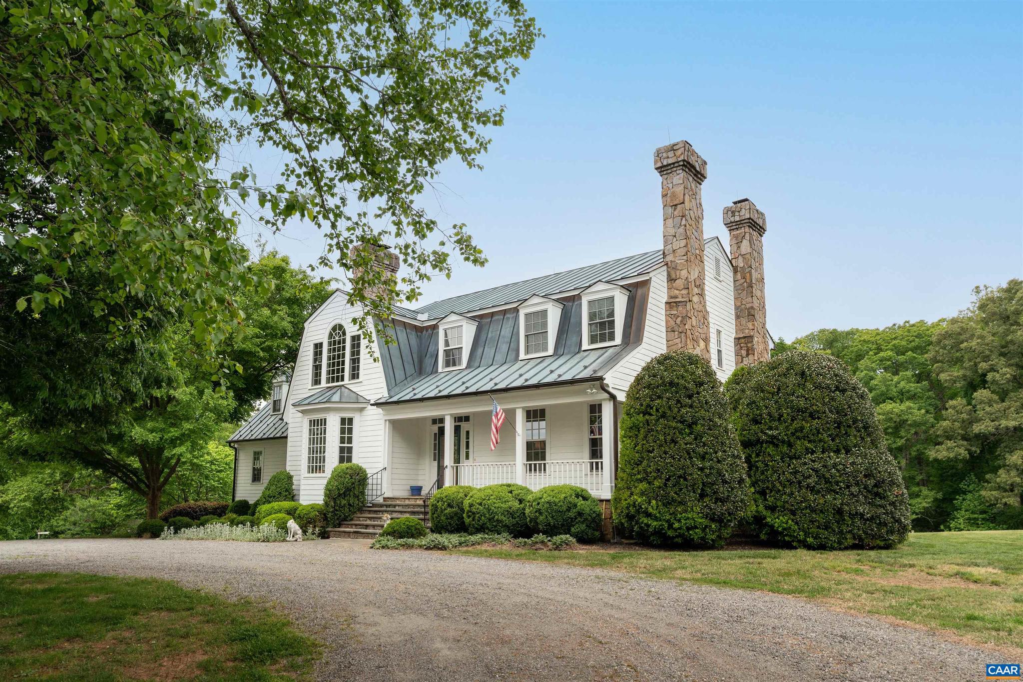 1614 Carriage Dr — photo