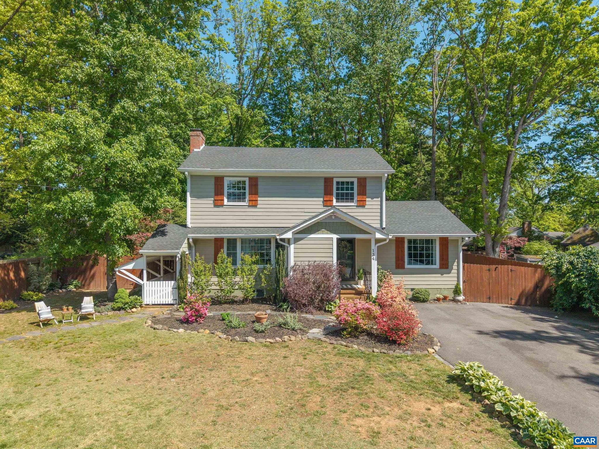 134 W Park Dr — photo