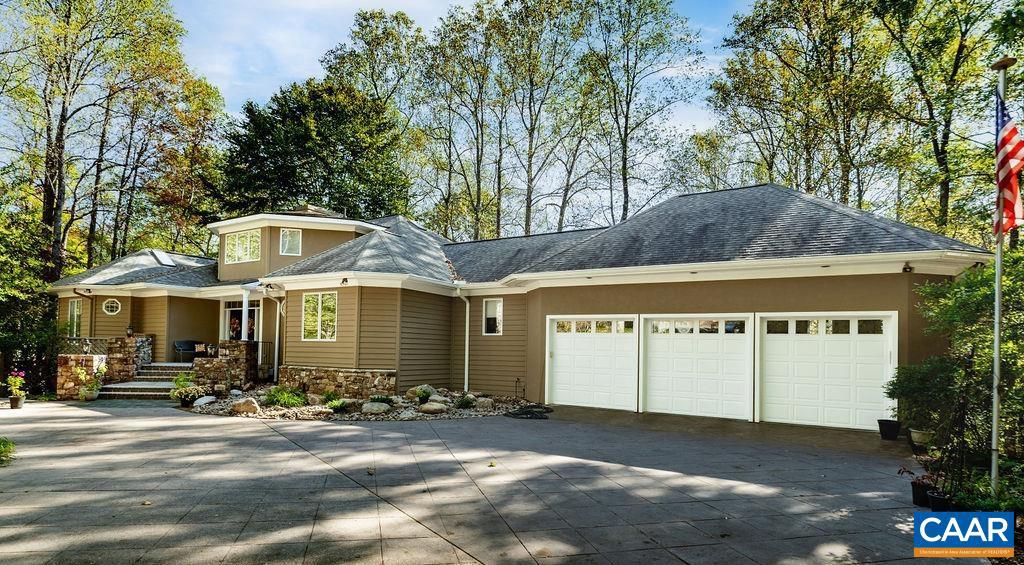 105 Saddleback Knl — photo