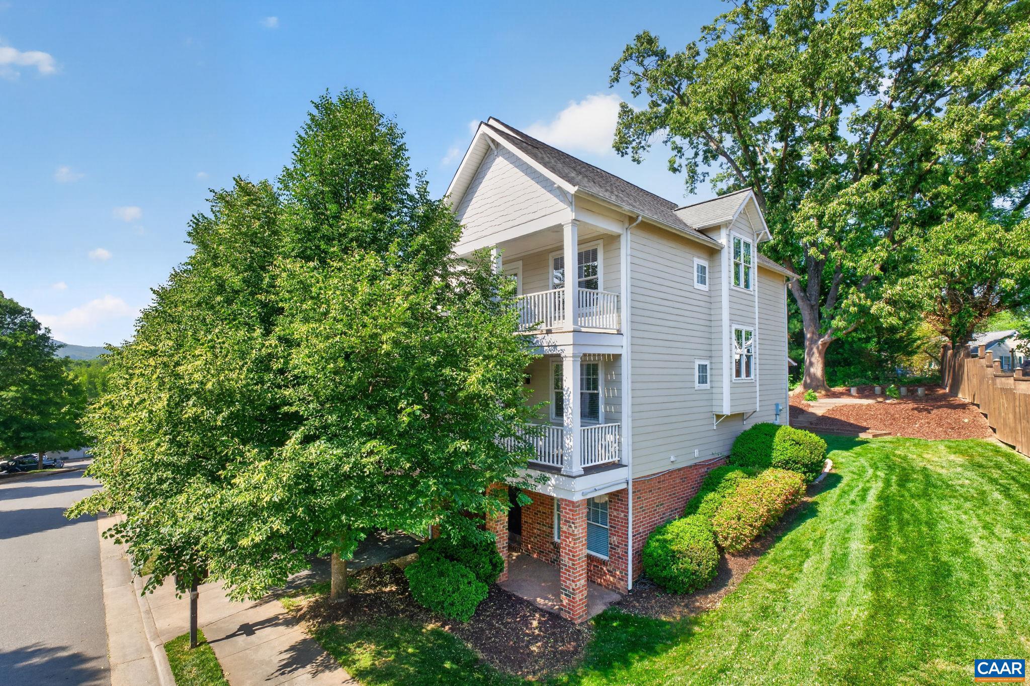 217 Brookwood Dr — photo