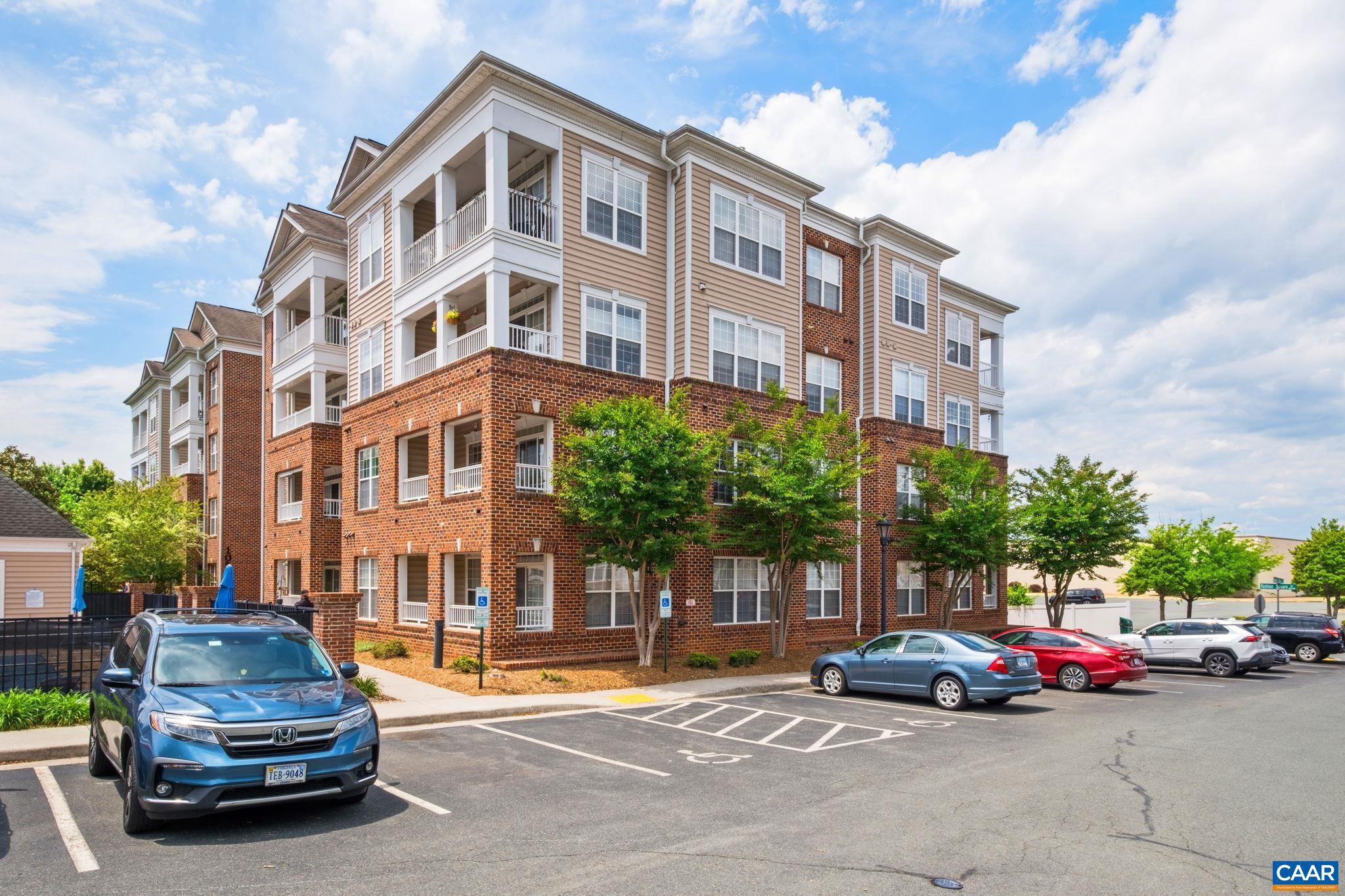 1051 Glenwood Station Ln 304 — photo