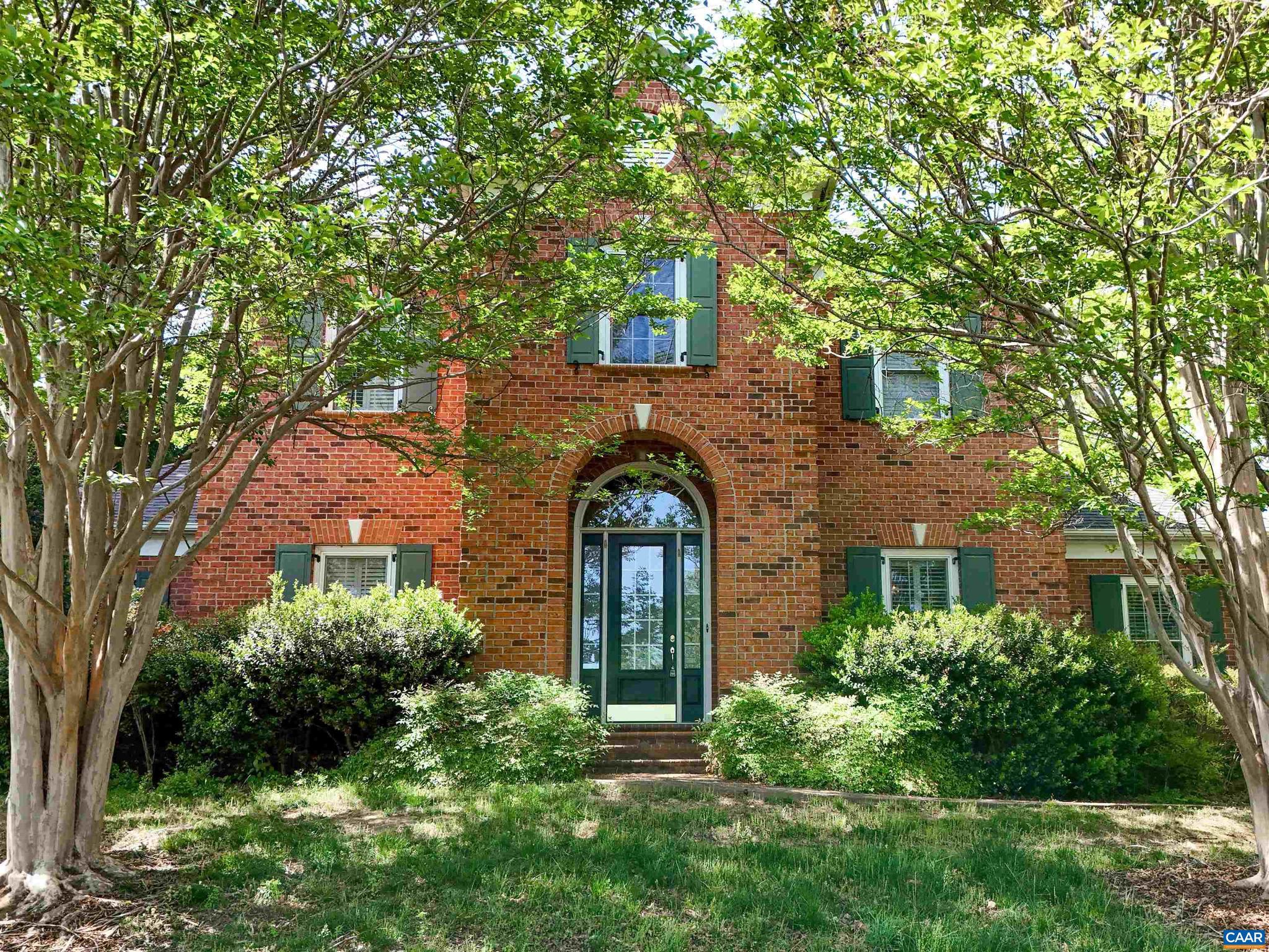 2500 Wiltshire Close — photo