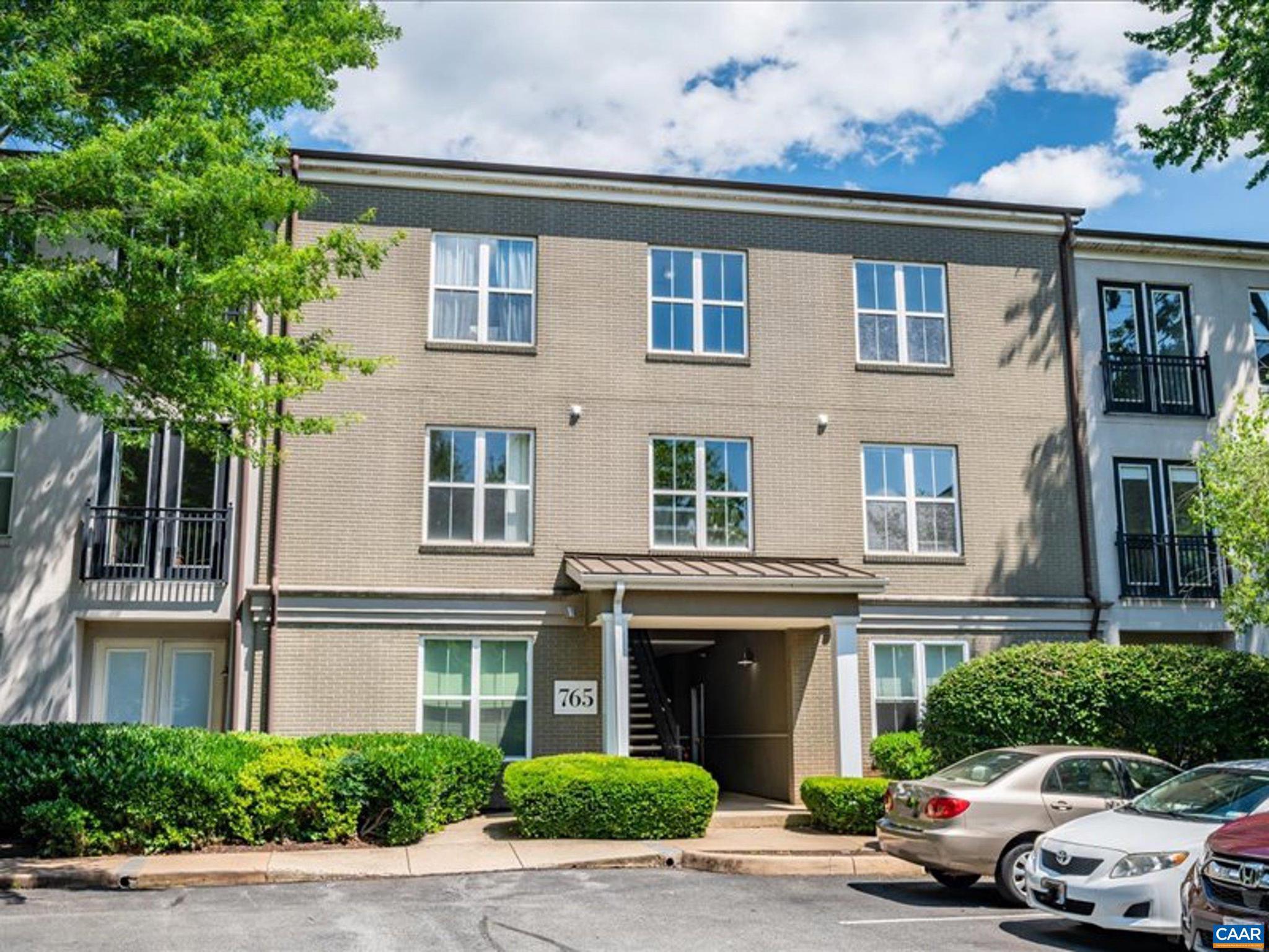 765 Walker Sq 2D — photo