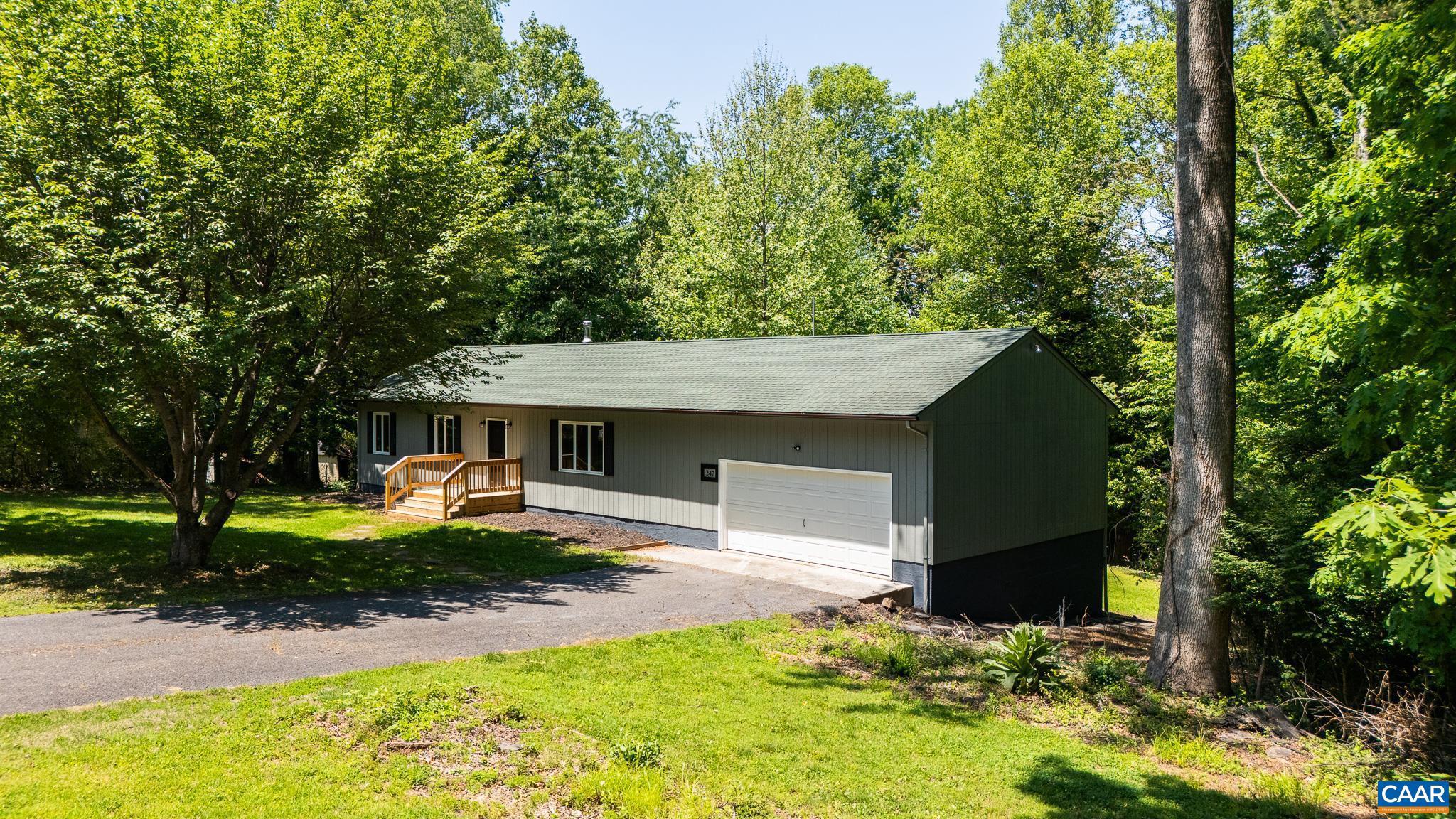 247 Goldenrod Rd — photo