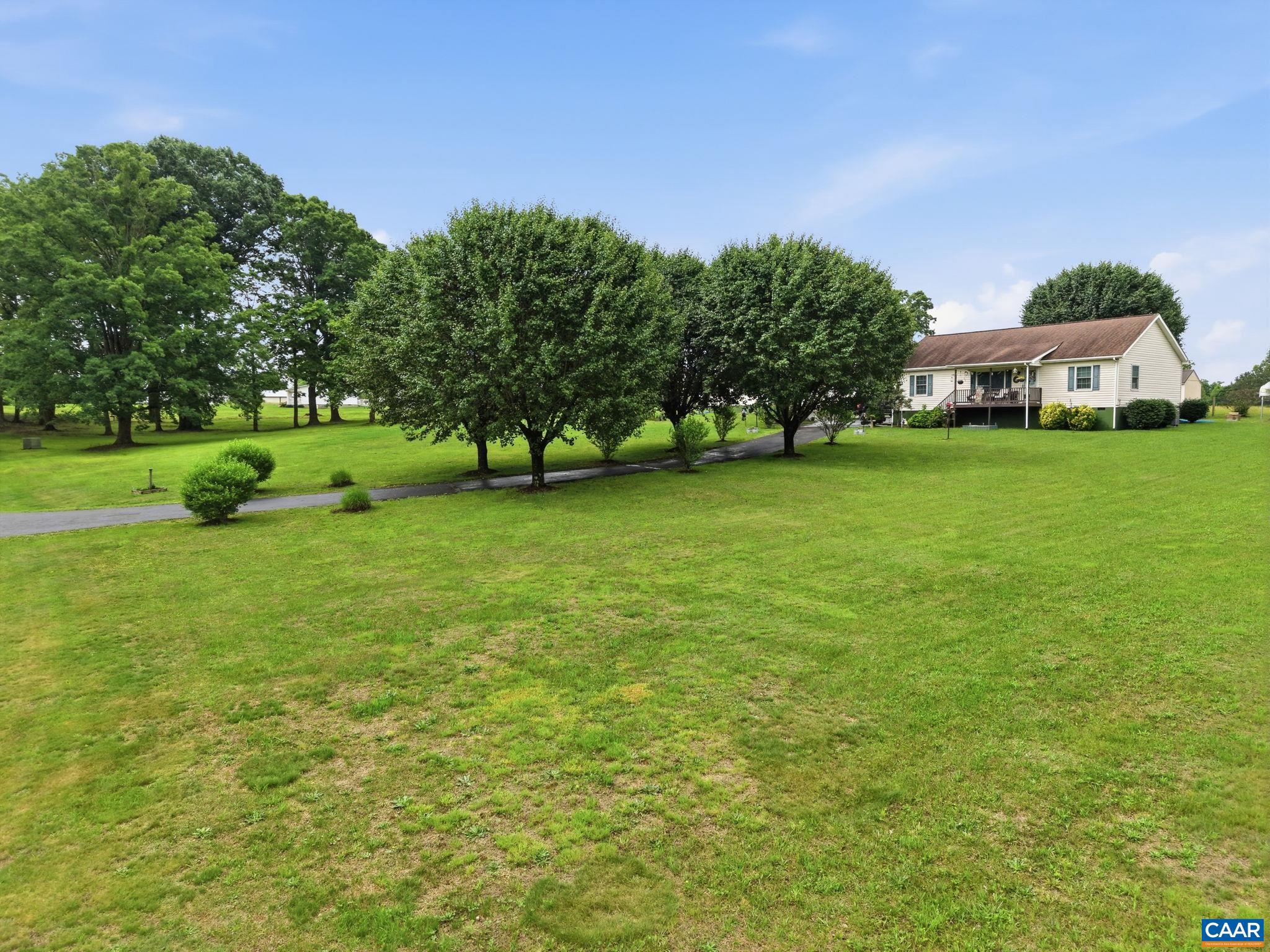 9402 Cedar Hollow Rd — photo