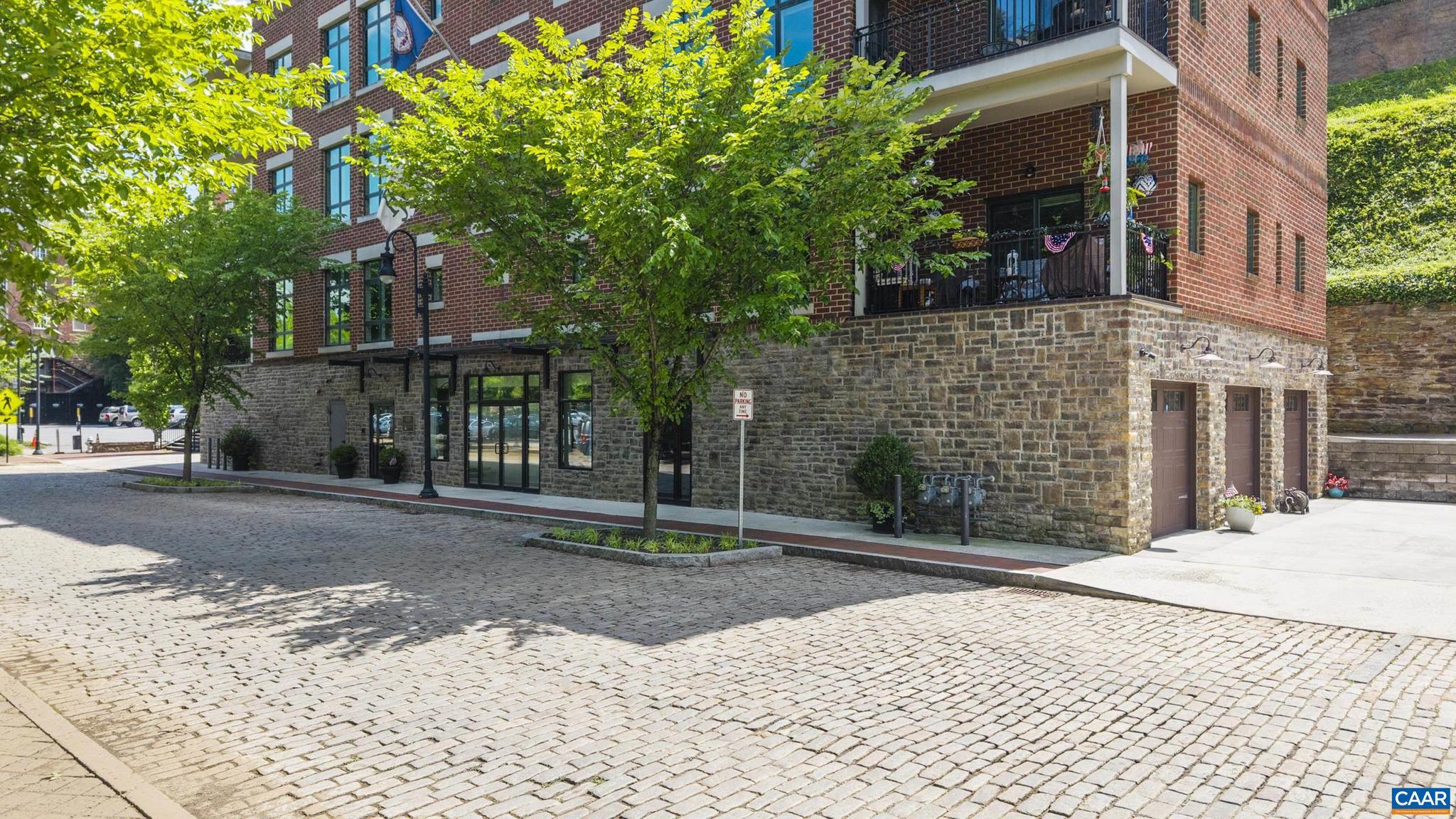 1215 Jefferson St 3W — photo