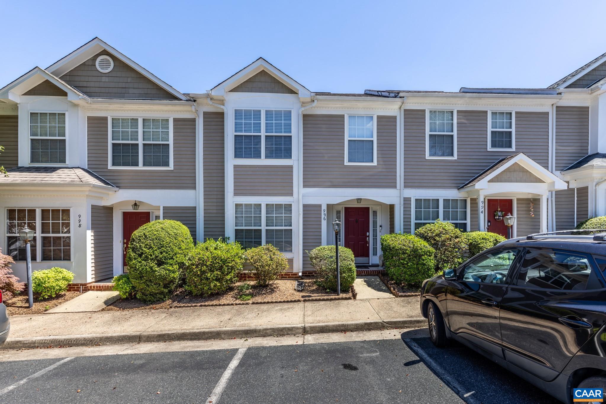 996 River Run Dr — photo